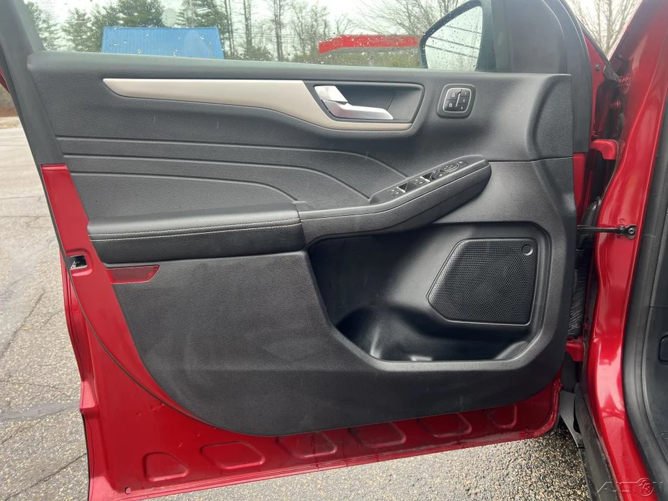 2022 Ford Escape - Image 11 of 12