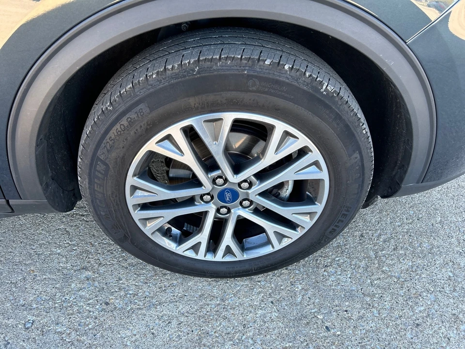 2022 Ford Escape - Image 7 of 21