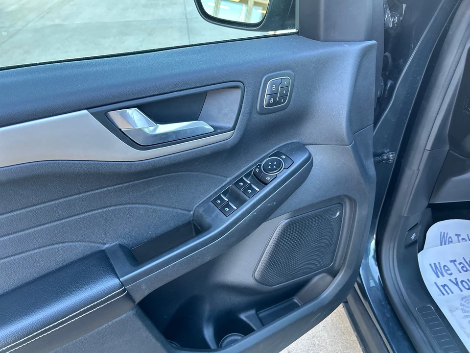 2022 Ford Escape - Image 12 of 21