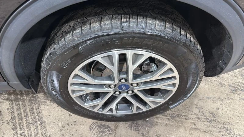2022 Ford Escape - Image 9 of 12