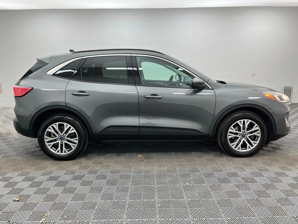 2022 Ford Escape - Image 7 of 12