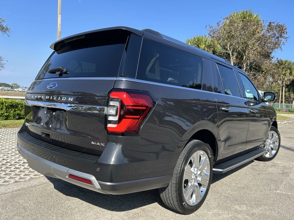 2022 Ford Expedition 4th Gen - Image 15 of 21