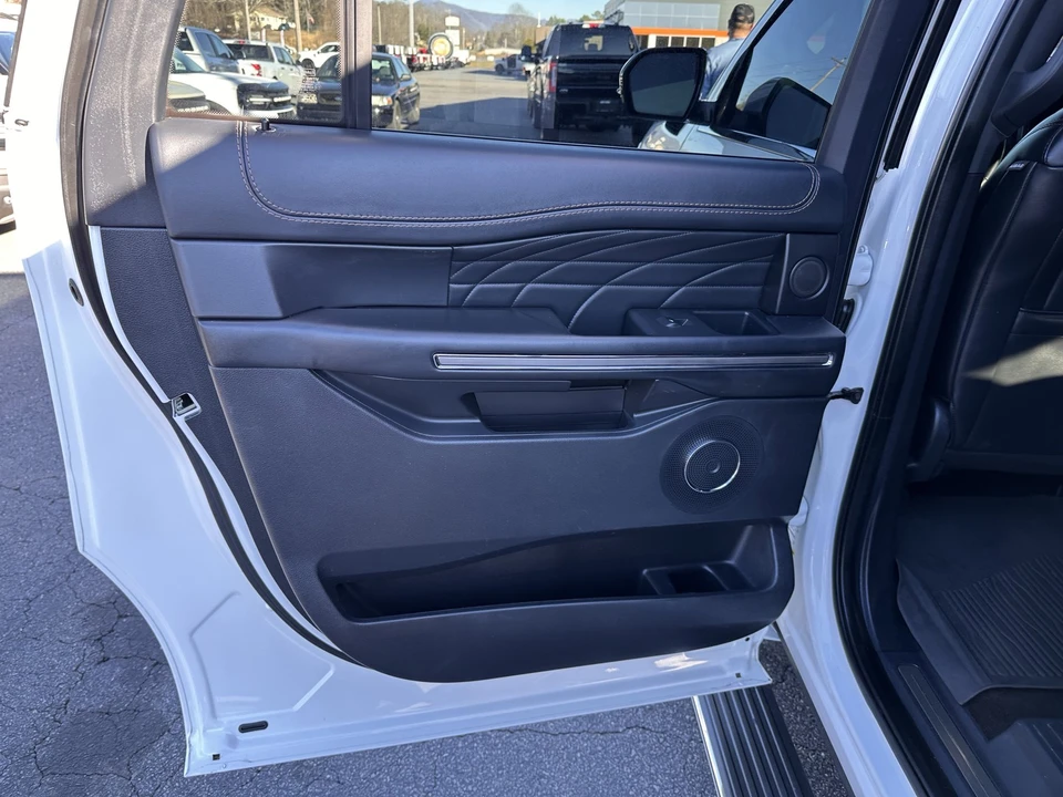 2022 Ford Expedition 4th Gen - Image 11 of 31