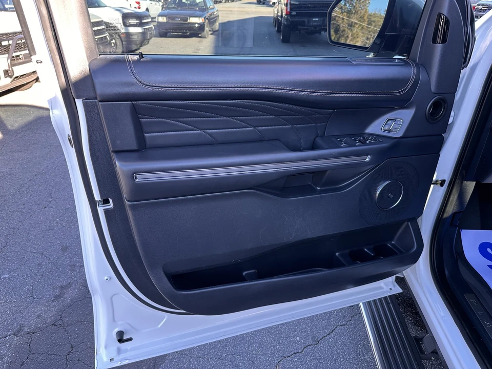 2022 Ford Expedition 4th Gen - Image 9 of 31