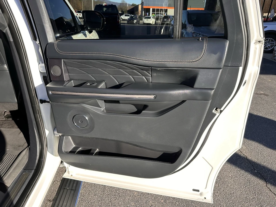 2022 Ford Expedition 4th Gen - Image 15 of 31