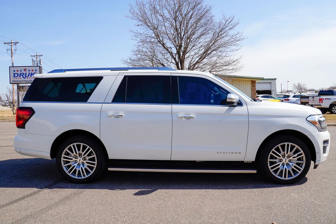 2022 Ford Expedition 4th Gen - Image 2 of 21