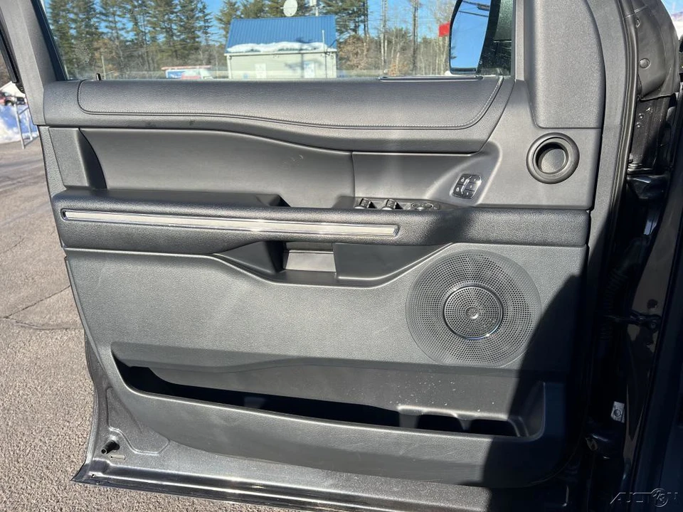 2022 Ford Expedition 4th Gen - Image 11 of 12