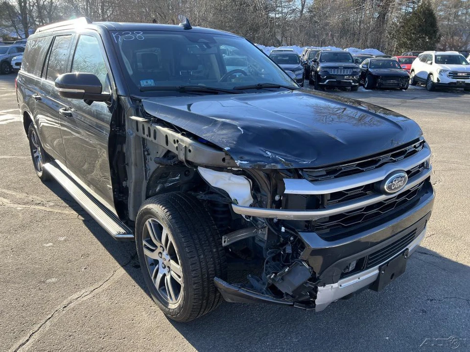 2022 Ford Expedition 4th Gen - Image 9 of 12