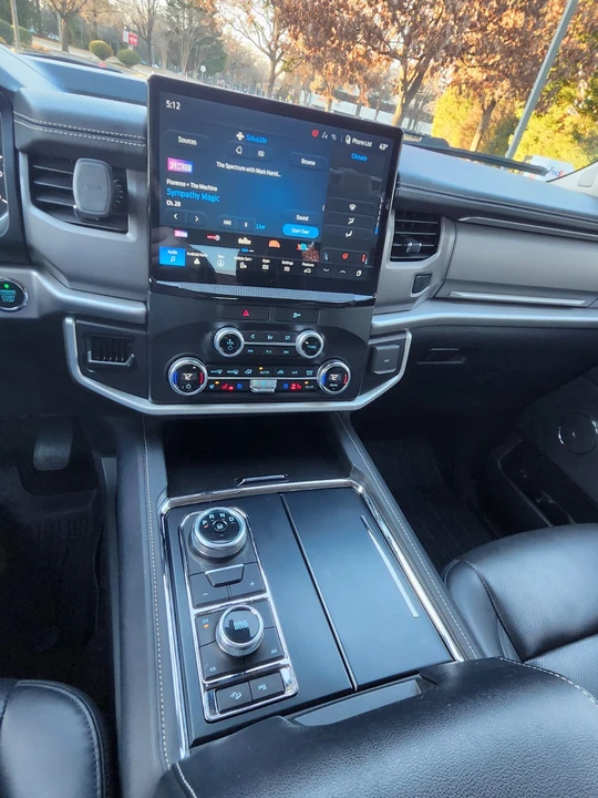2022 Ford Expedition 4th Gen - Image 16 of 21