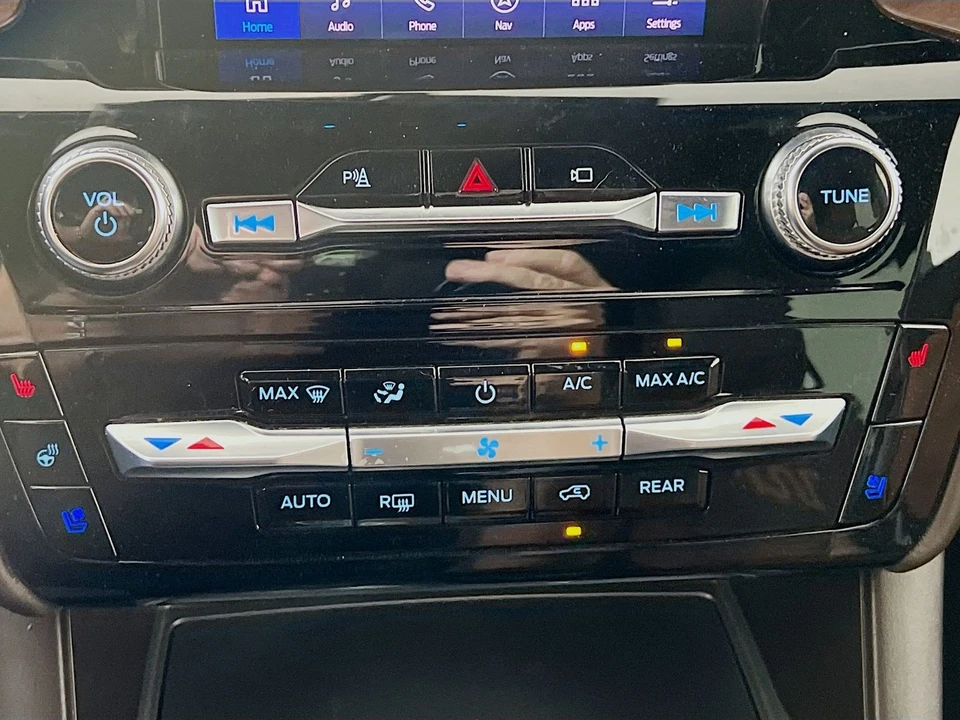 2022 Ford Explorer 6th Gen - Image 20 of 21