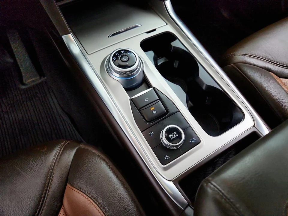 2022 Ford Explorer 6th Gen - Image 19 of 21
