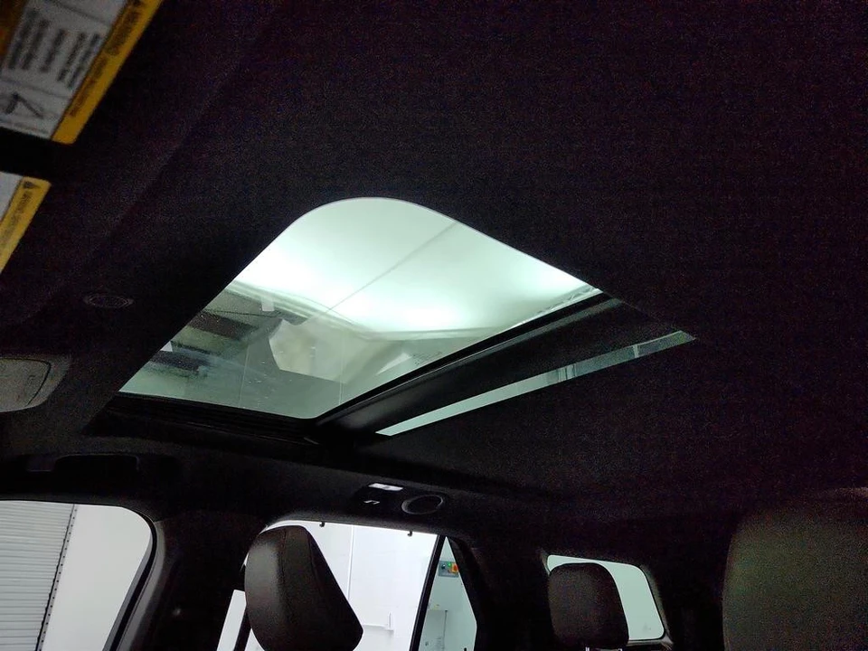 2022 Ford Explorer 6th Gen - Image 15 of 21