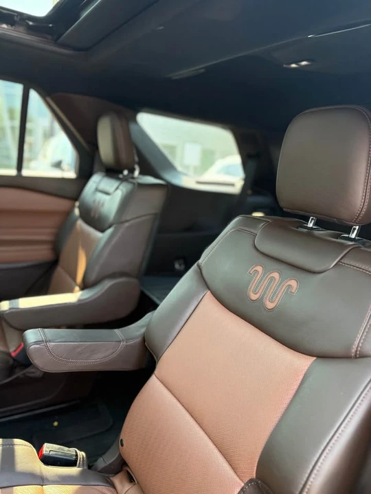 2022 Ford Explorer 6th Gen - Image 9 of 18