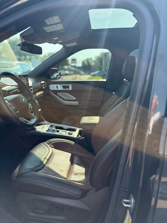 2022 Ford Explorer 6th Gen - Image 11 of 18