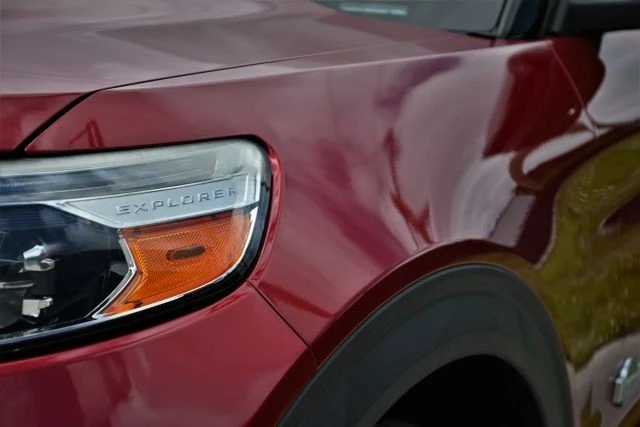 2022 Ford Explorer 6th Gen - Image 16 of 21