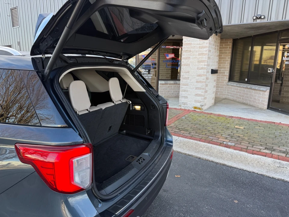 2022 Ford Explorer 6th Gen - Image 16 of 21