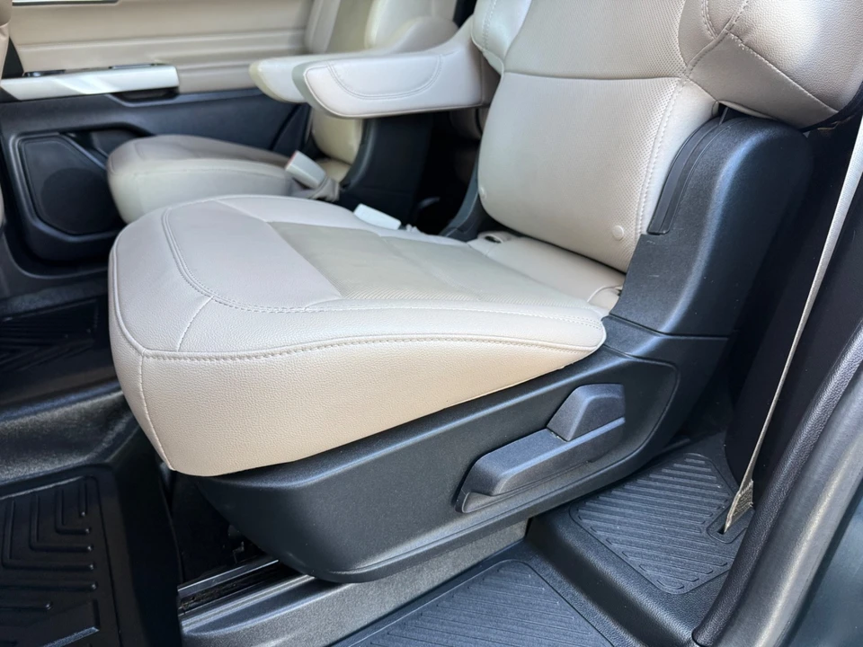 2022 Ford Explorer 6th Gen - Image 18 of 21