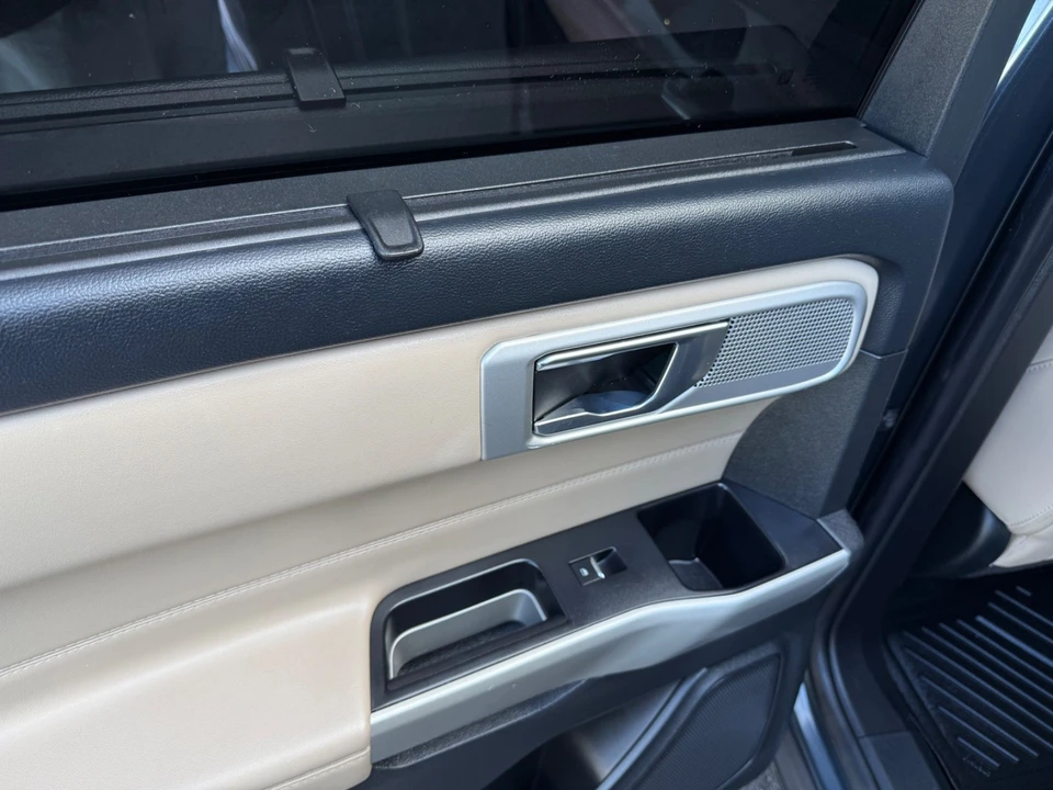 2022 Ford Explorer 6th Gen - Image 20 of 21