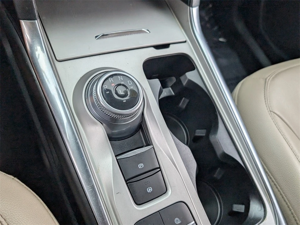 2022 Ford Explorer 6th Gen - Image 19 of 21