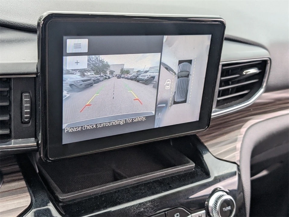 2022 Ford Explorer 6th Gen - Image 13 of 21