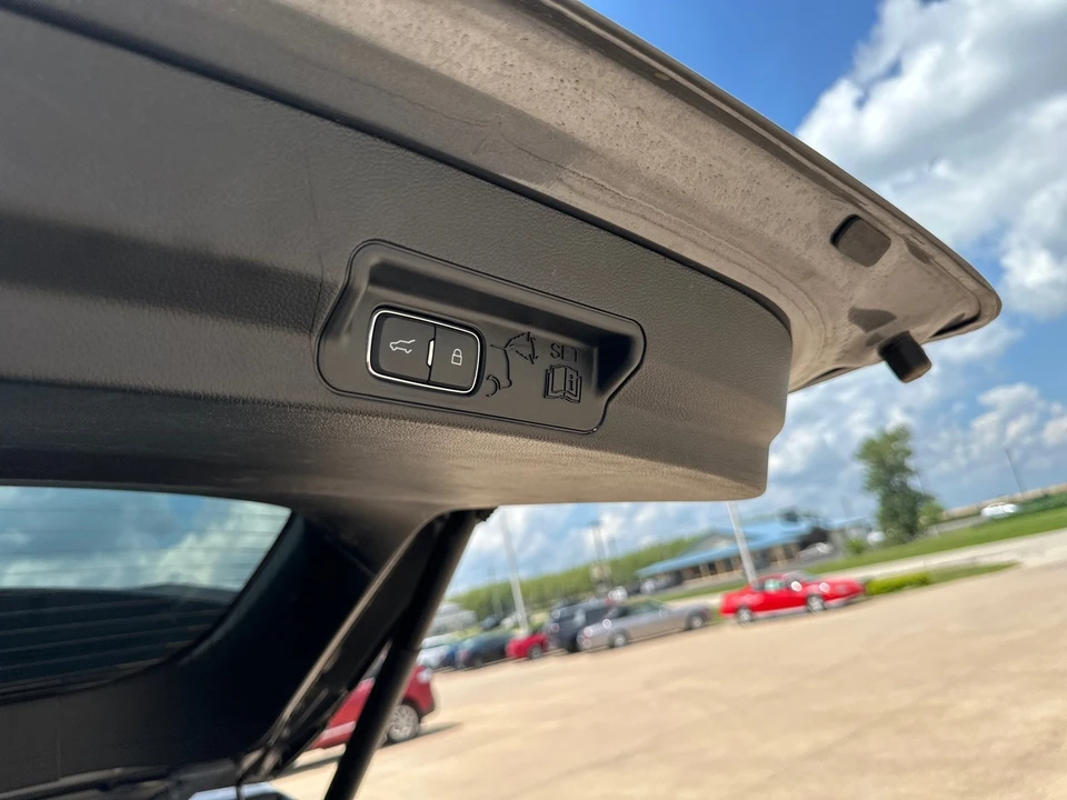 2022 Ford Explorer 6th Gen - Image 14 of 21