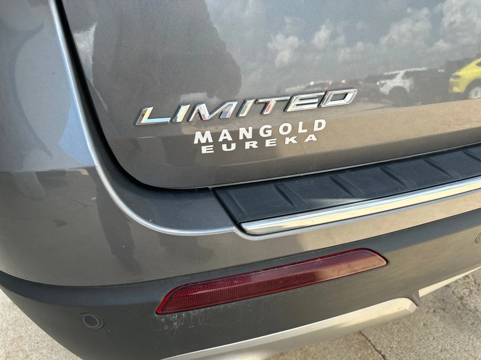 2022 Ford Explorer 6th Gen - Image 8 of 12