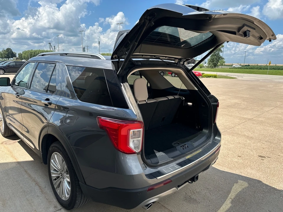 2022 Ford Explorer 6th Gen - Image 13 of 21