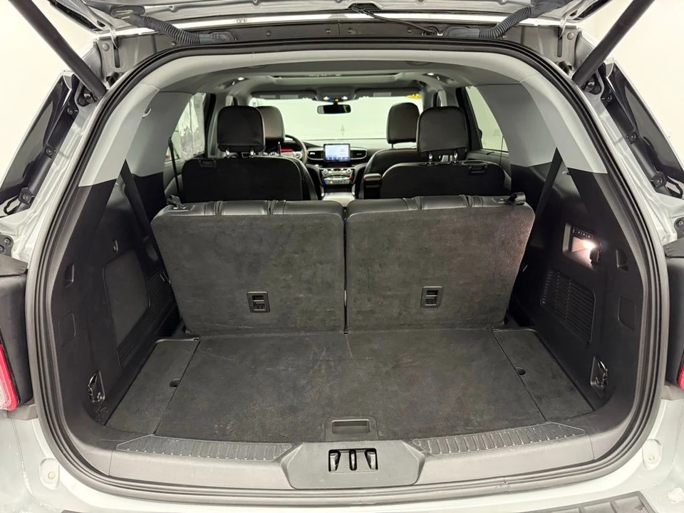 2022 Ford Explorer 6th Gen - Image 11 of 12