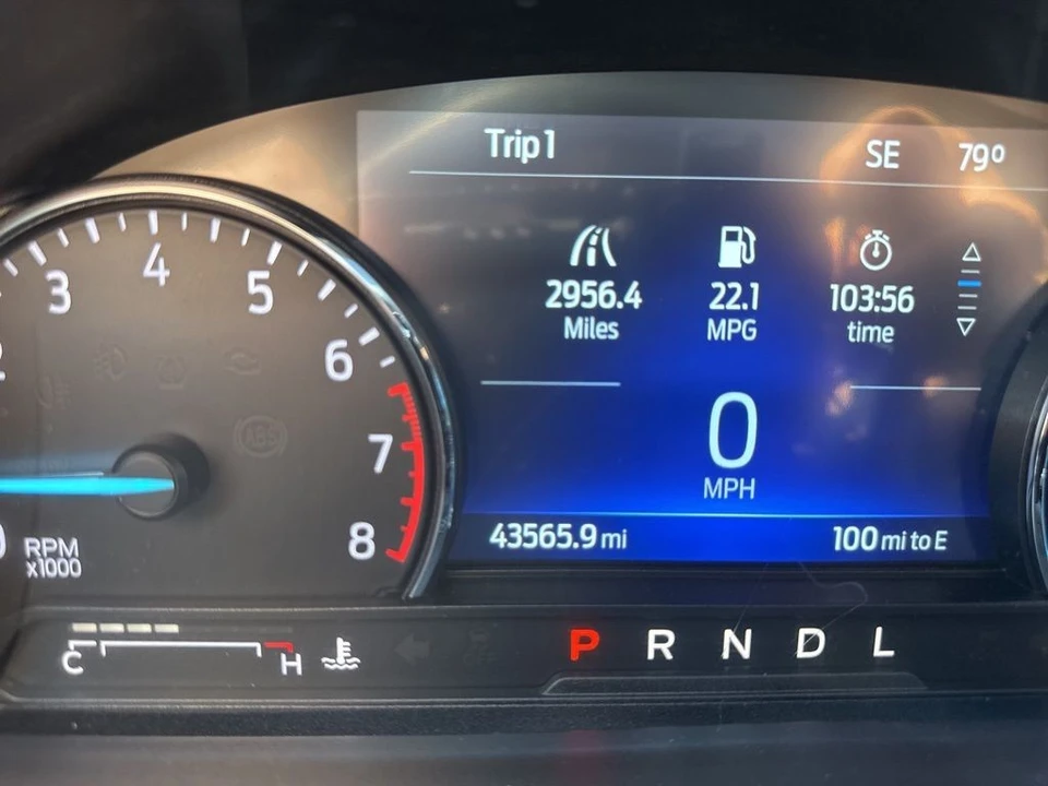 2022 Ford Explorer 6th Gen - Image 25 of 31