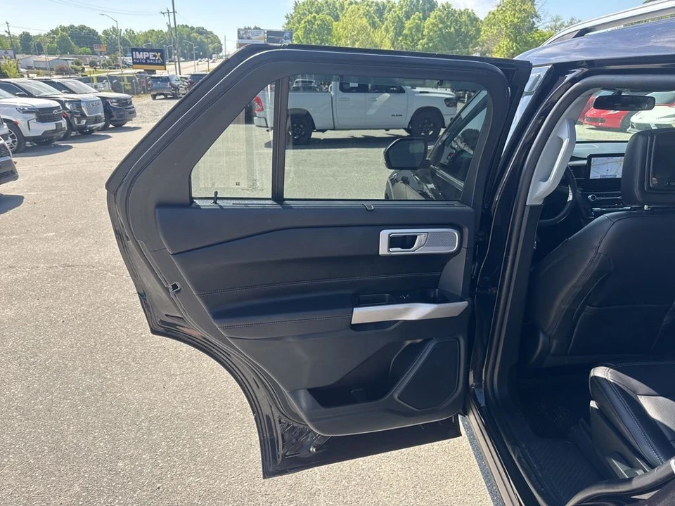 2022 Ford Explorer 6th Gen - Image 28 of 31