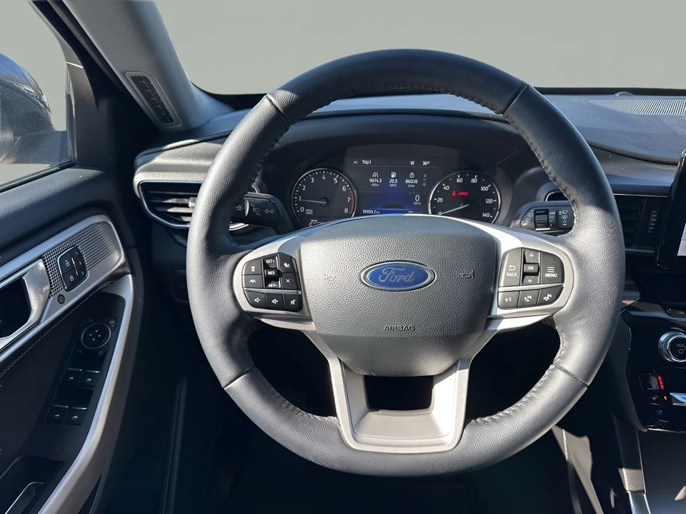 2022 Ford Explorer 6th Gen - Image 17 of 21