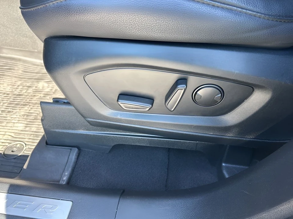 2022 Ford Explorer 6th Gen - Image 10 of 21