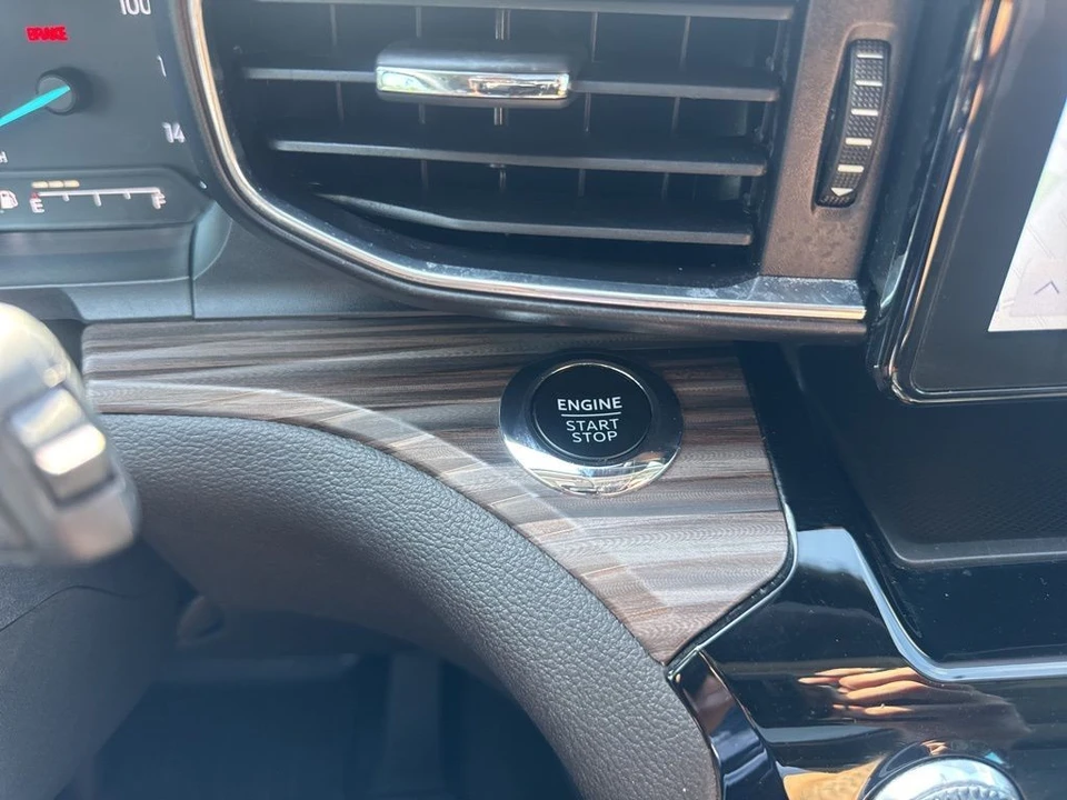 2022 Ford Explorer 6th Gen - Image 23 of 31