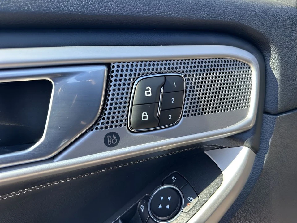 2022 Ford Explorer 6th Gen - Image 11 of 21