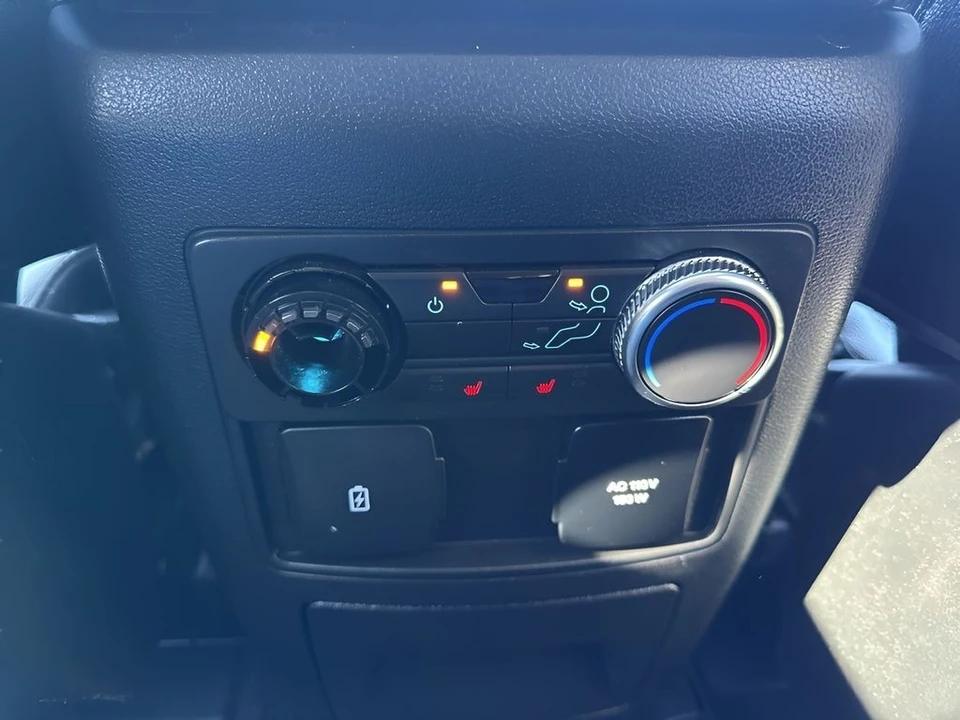 2022 Ford Explorer 6th Gen - Image 14 of 21