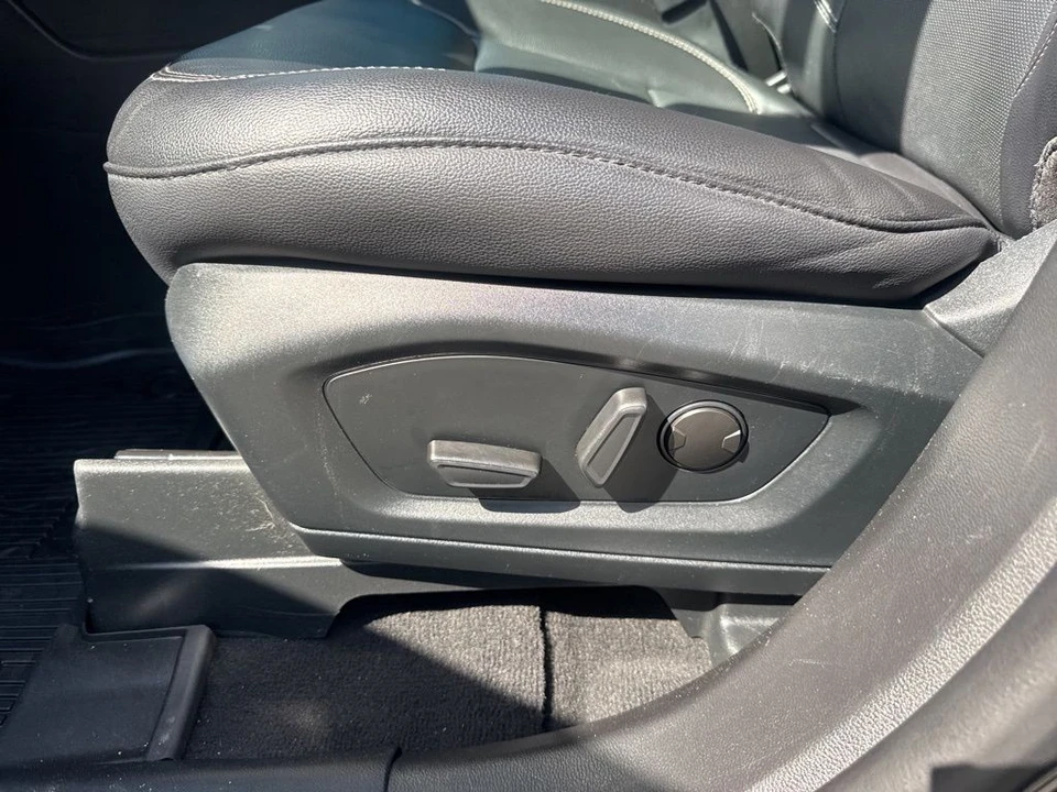 2022 Ford Explorer 6th Gen - Image 10 of 31