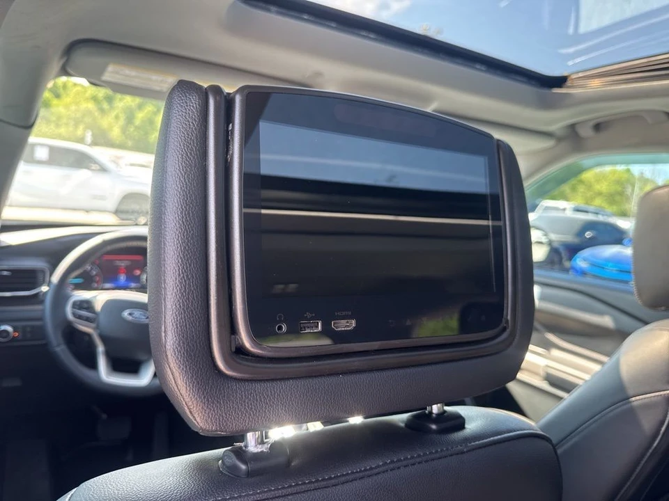 2022 Ford Explorer 6th Gen - Image 14 of 31