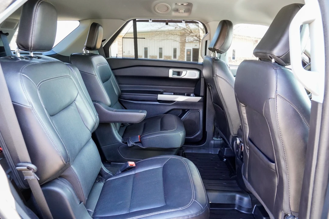 2022 Ford Explorer 6th Gen - Image 13 of 21
