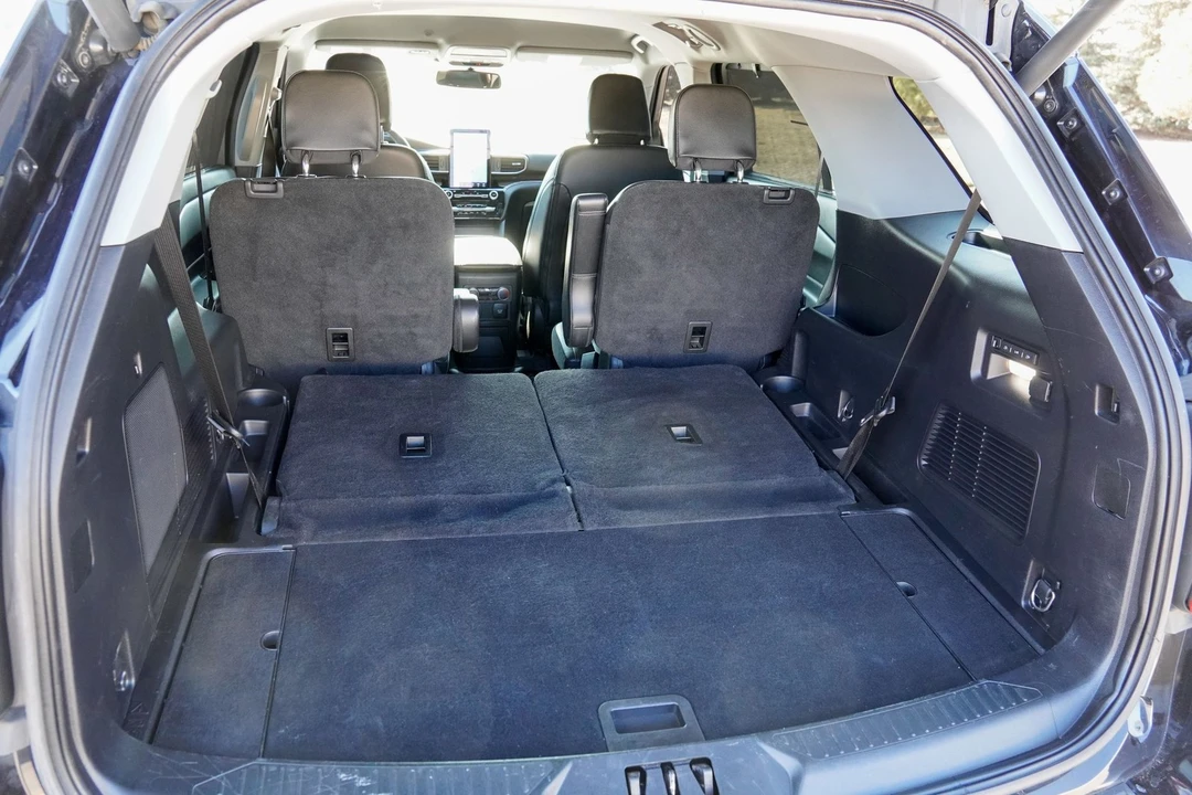 2022 Ford Explorer 6th Gen - Image 17 of 21