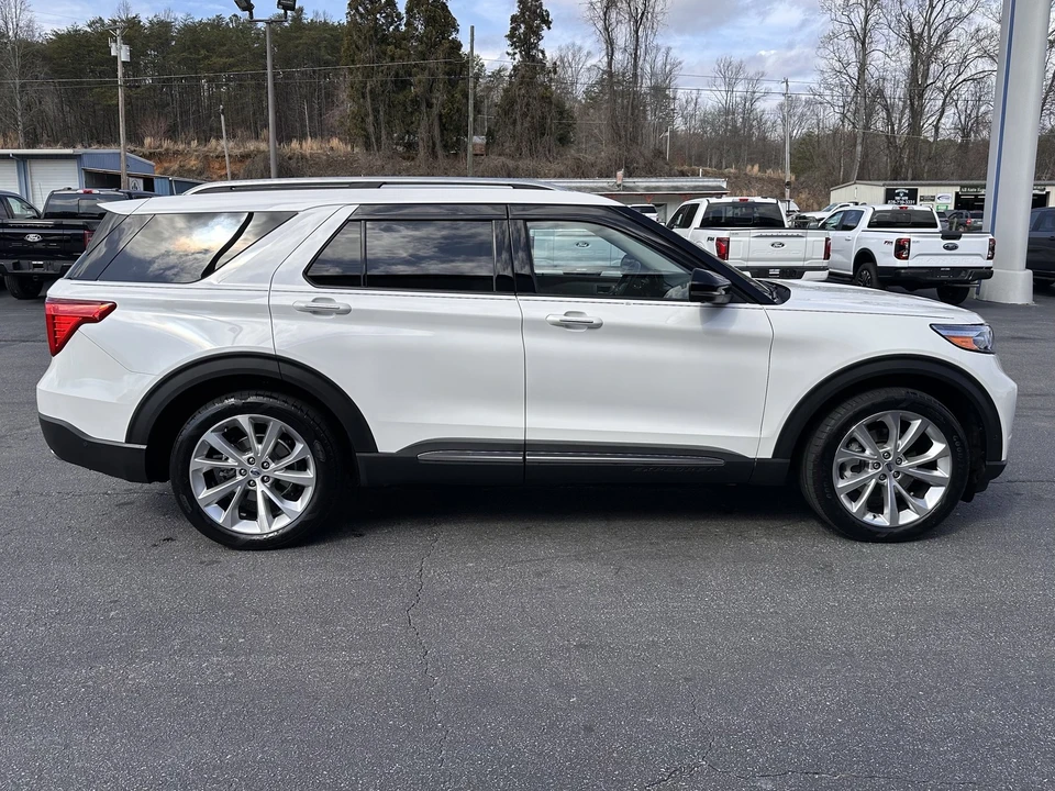 2022 Ford Explorer 6th Gen - Image 5 of 12