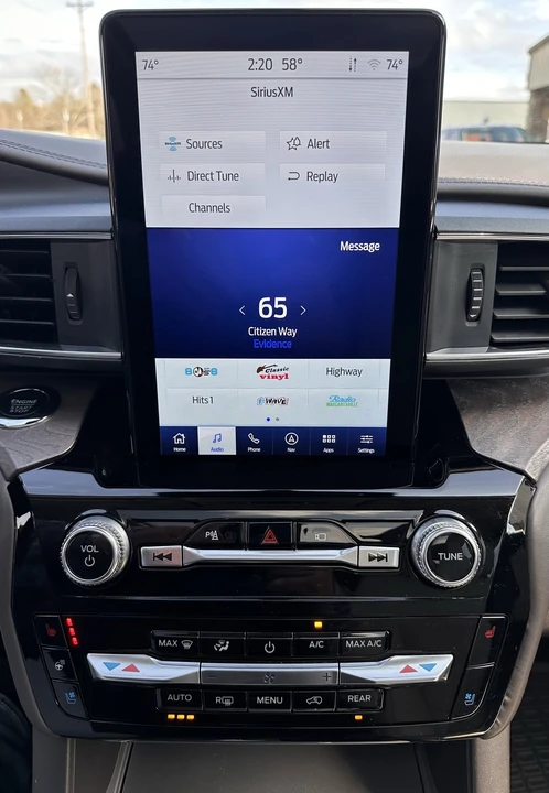 2022 Ford Explorer 6th Gen - Image 26 of 31