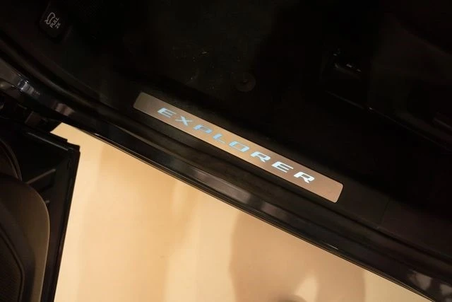 2022 Ford Explorer 6th Gen - Image 7 of 21
