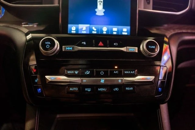 2022 Ford Explorer 6th Gen - Image 10 of 21