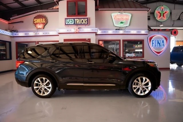 2022 Ford Explorer 6th Gen - Image 19 of 21