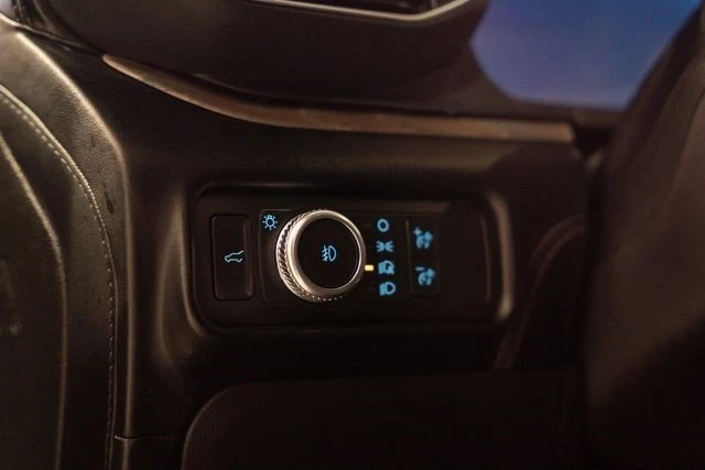 2022 Ford Explorer 6th Gen - Image 16 of 21