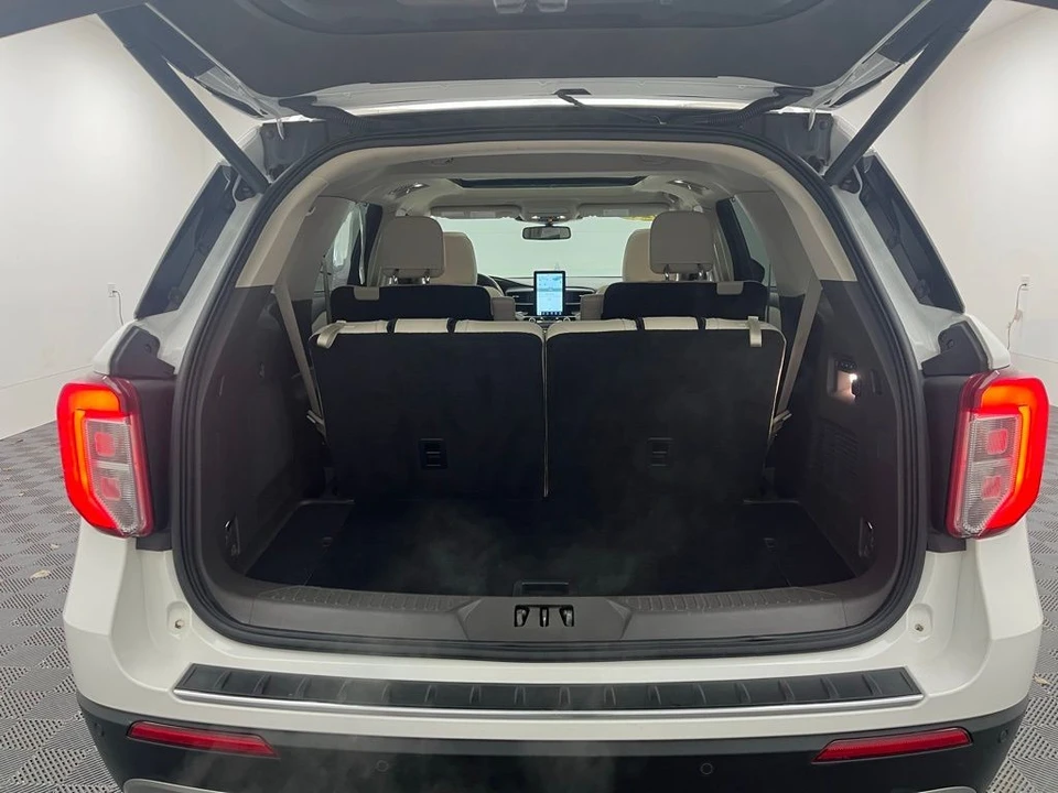 2022 Ford Explorer 6th Gen - Image 11 of 12