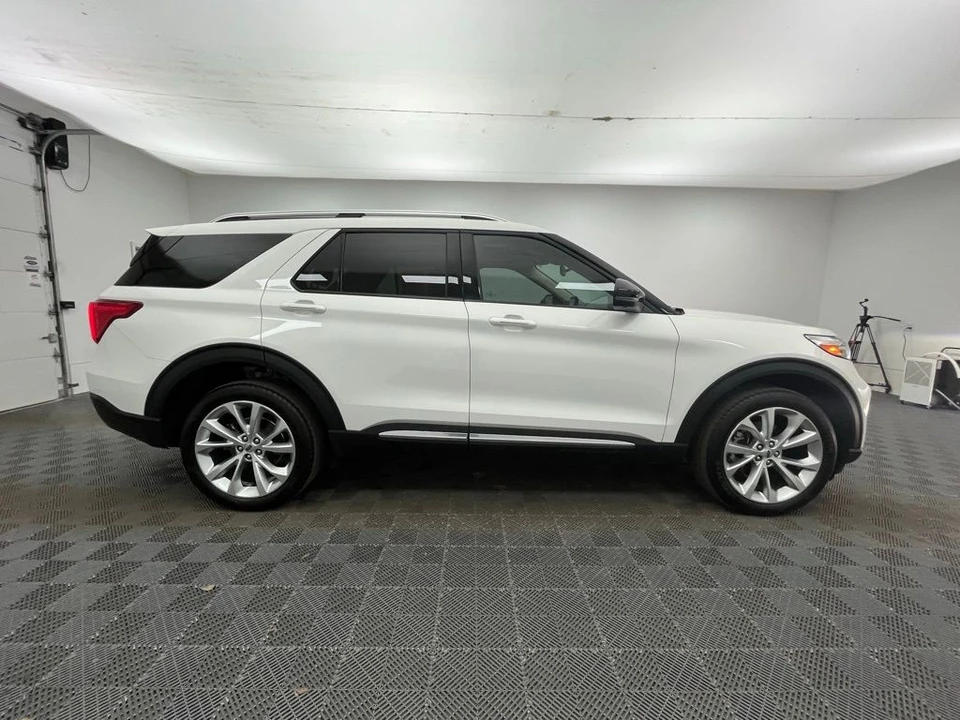 2022 Ford Explorer 6th Gen - Image 8 of 12