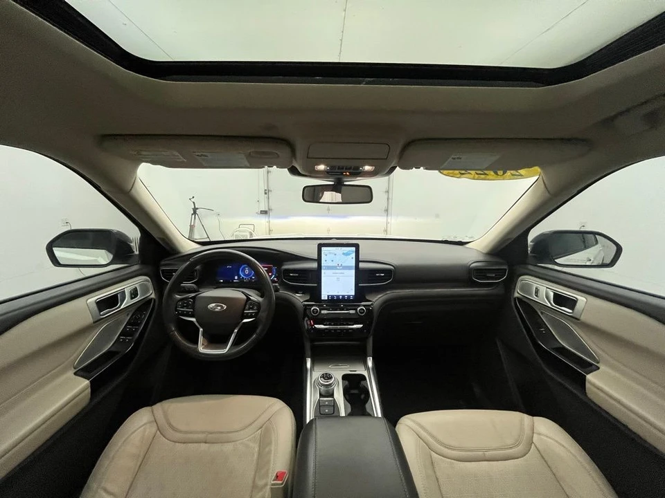 2022 Ford Explorer 6th Gen - Image 2 of 12