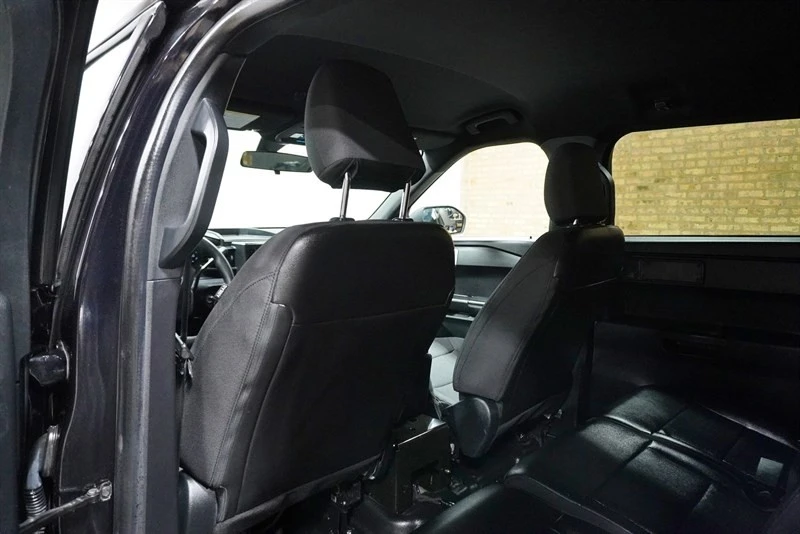 2022 Ford Explorer 6th Gen - Image 28 of 31