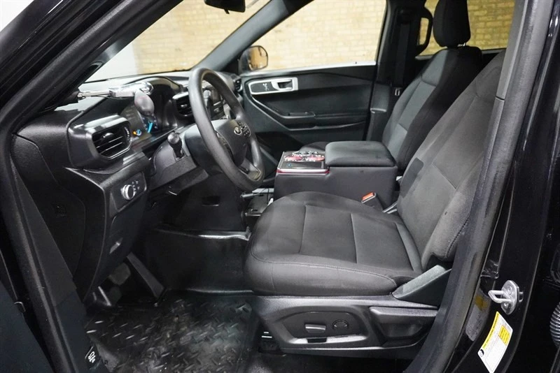 2022 Ford Explorer 6th Gen - Image 21 of 31